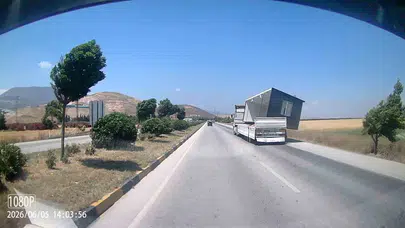 Hatay'da dehşet anları: Fırtına koca konteyneri kağıt gibi savurdu