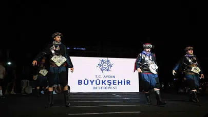 Aydın’da sanat rüzgarı: Kent meydanında dev konser ve dans şöleni