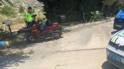 Benzinlikten çıkışı hüsranla bitti: Motosikletli sürücü kontrolü kaybetti, yolcu hastanelik oldu