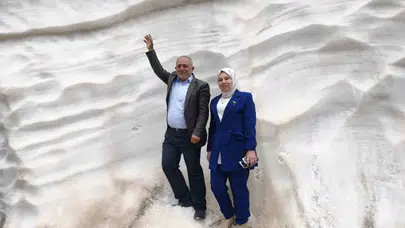 Yaz ortasında kış masalı: Batman’ın zirvesinde dört metrelik kar sürprizi