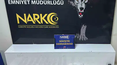 Adana’da zehir şebekesine ağır darbe: Evlerinden cephanelik ve uyuşturucu çıktı