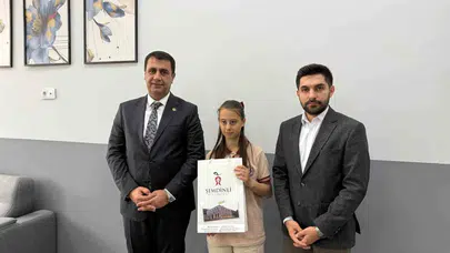 Şemdinli'nin gururu oldu: Bursluluk sınavında hata yapmadı, zirveye yerleşti