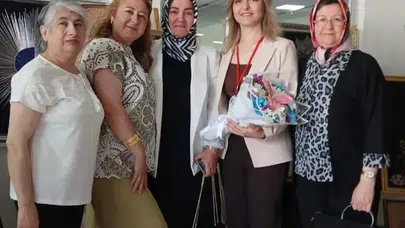 Burhaniye’de kadınların el emeği göz nuru eserleri sanatseverlerle buluştu