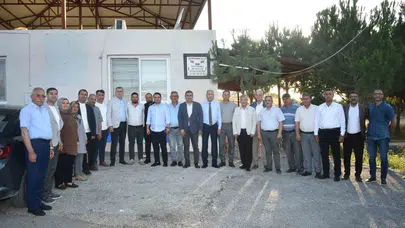 Antakya’da hizmet seferberliği: Başkan Yapar muhtarlarla sahaya indi