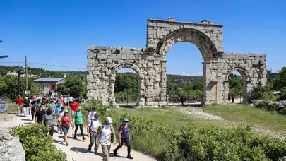 Mersin’in antik yollarında 90 kişilik keşif: Tarih ve doğa bir arada