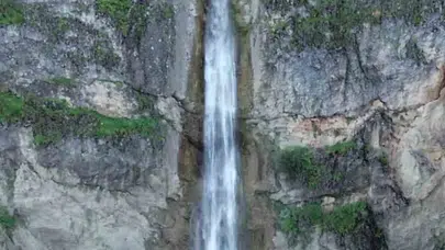 Tunceli'nin saklı cenneti havadan görüntülendi: Doğanın kalbi Rabat Vadisi'nde görsel şölen