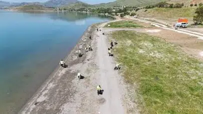 Hazar Gölü’ne yaz öncesi büyük bakım: 12 tonluk çöp yığını temizlendi