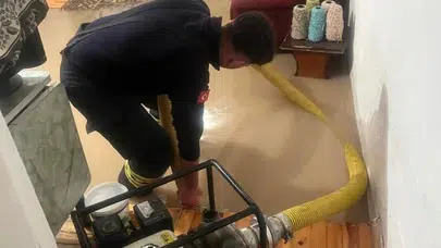 Eskişehir’de sağanak mesaisi: İtfaiye ekipleri su baskınlarına karşı teyakkuzdaydı