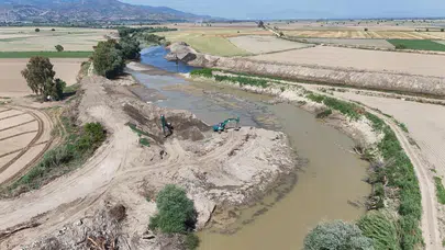 Kuraklıktan taşkına dönen kabus: Büyük Menderes’te hummalı temizlik mesaisi