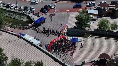 Isparta’nın gül bahçelerinde nefes kesen yarış: 77 yaşındaki demir adamdan barış mesajı