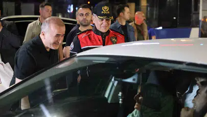 Elazığ'da gece mesaisi: Vali Hatipoğlu polis ekipleriyle sahaya indi