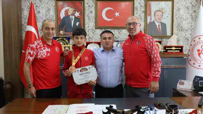 Bilecik'in gururu oldu: Karate minderinde Balkan madalyası sevinci