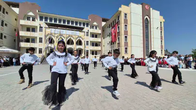 Kayseri’de okul bahçesi panayır alanına döndü: Minikler yaza unutulmaz bir finalle veda etti