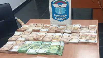 Kapıkule’de kaçakçılık girişimi: Bavul ve koltuk altından servet çıktı