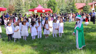Minik kalplerden büyük heyecan: Bayburt'ta Kur'an kursu öğrencileri yıl sonunu şenliklerle kutladı