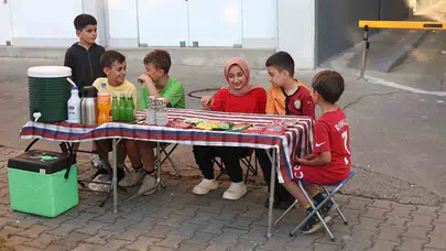 Rize’de minik girişimcilerden büyük ders: Yaz tatilini fırsata çevirdiler