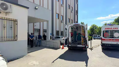 Kahta’da virajı alamayan motosiklet şarampole uçtu: İki genç hastanelik oldu