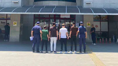 Tekne keyfi karakolda bitti: Kapıyı kırıp girdikleri teknede alkol alemi yaptılar