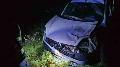 Mardin'de korkutan kaza: Direksiyon hakimiyetini kaybeden sürücü şarampole uçtu
