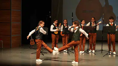 Sahne onların, alkışlar genç yeteneklerin: Gebze'de müzik ziyafeti
