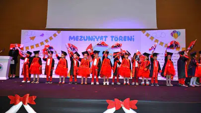 Kepez’de miniklerin büyük gururu: 356 öğrenci ilkokula uğurlanıyor