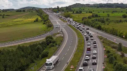 Dönüş yolunda hesaplar tutmadı: Kemikli Rampaları’nda kilitlenen trafik havadan görüntülendi