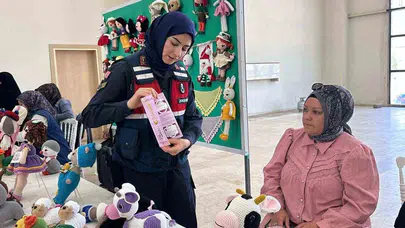 Afyonkarahisar’da saha operasyonu: Jandarma kapı kapı dolaşarak şiddete karşı dur dedi