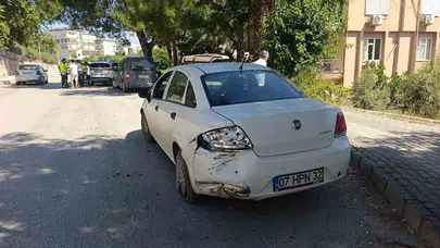 Manavgat’ta korkutan kaza: Park halindeki araca çarpan araçtaki çocuk yaralandı