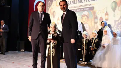 Minik eller semaya kalktı, başarıları taçlarla kutlandı: Tavşanlı’da unutulmaz mezuniyet