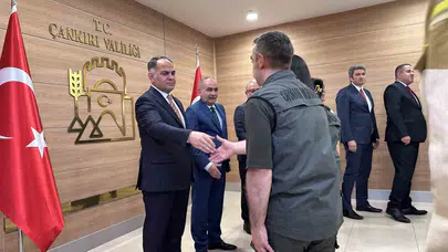 Çankırı’da bayram coşkusu: Vali Çakırtaş kamu çalışanlarıyla bir araya geldi