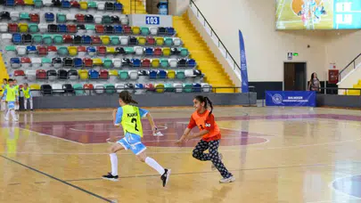 Ekran başından sahaya dönüş: Balıkesir’de 43 bin öğrenci geleneksel oyunlarla buluştu