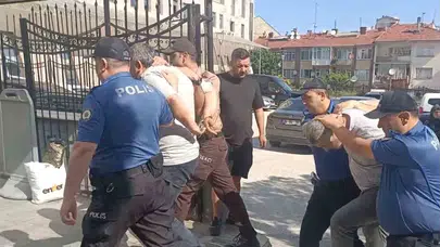 Okul kapısında kimlik soran bekçiye saldırı: İki şüpheli demir parmaklıklar ardında