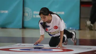 Sivas’ta curling rüzgarı: Şampiyonlar kürsüde buluştu