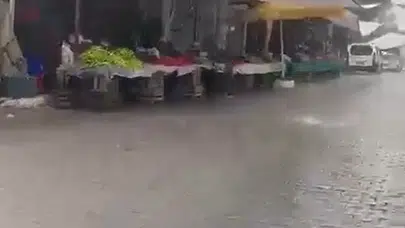 Yatağan’da gökyüzü bir anda karardı: Yarım saatlik sağanak hayatı felç etti