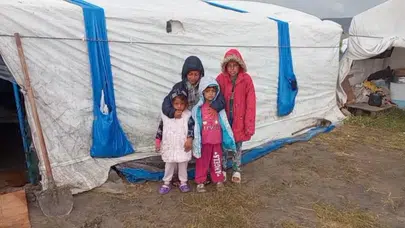 Eskişehir'de mevsimlik işçilerin zorlu sınavı: Yağmur sonrası çadırlar sular altında kaldı