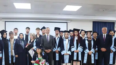 Bayburt'ta mesleki eğitim rüzgarı: Genç ustalar diplomalarına kavuştu