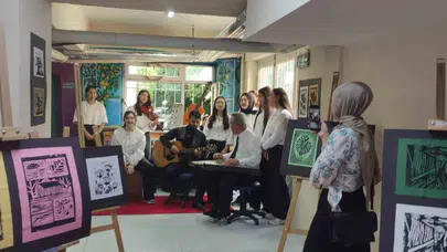 Genç yetenekler tuvalleri konuşturdu: Devrek’te sanat rüzgarı esti
