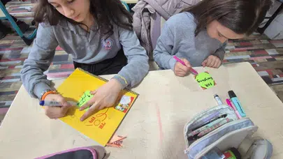 Farklı diller tek yürekte buluştu: Bursa’dan yedi ülkeye uzanan mutluluk projesi