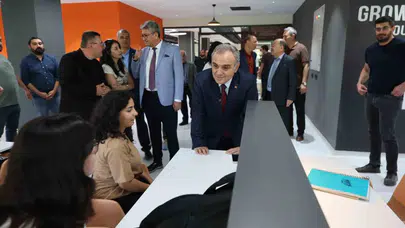 Öğrencilerin yeni gözdesi oldu: ERÜ’nün kütüphanesi baştan aşağı yenilendi