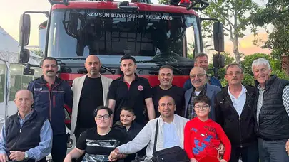 Samsun'da yürek ısıtan dayanışma: Yuvadan düşen karga için seferber oldular