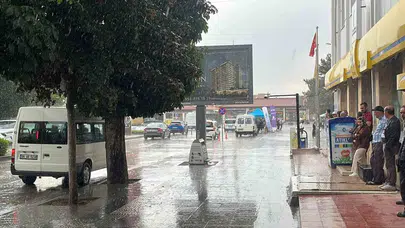 Çorum’da gökyüzü bir anda karardı: Şehir merkezinde hayat felç oldu