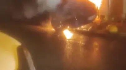 Fatih’te gece yarısı şüpheli yangın: 8 yıllık aracını küle çevirenlerin peşine düştü