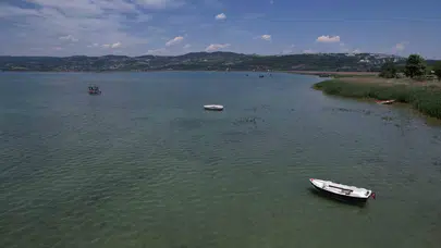 Sapanca Gölü'nde sular yükseldi ama endişe bitmedi: Eski günleri mumla aratıyor