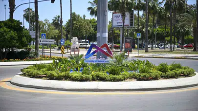 Mersin’de yaz estetiği: Şehir çiçeklerle nefes alıyor