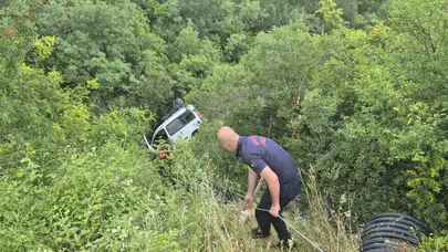 Susurluk’ta korku dolu anlar: Kontrolden çıkan araç hurdaya döndü, bir kişi ölümden döndü
