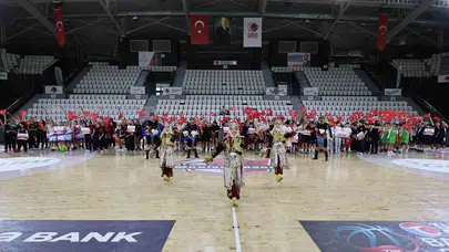 Potada şampiyonluk yarışı Manisa’da start aldı: Geleceğin yıldızları parkeye indi