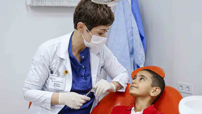 Diş ağrısı artık korkulu rüya olmaktan çıkıyor: Antalya'da binlerce kişi sağlığına ücretsiz kavuştu