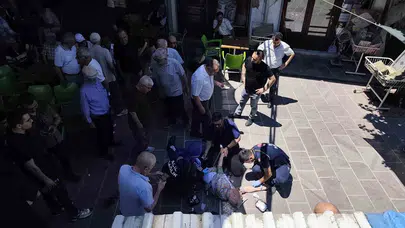 Son yolculuğunda acı üstüne acı: Arkadaşının cenazesinde fenalaştı