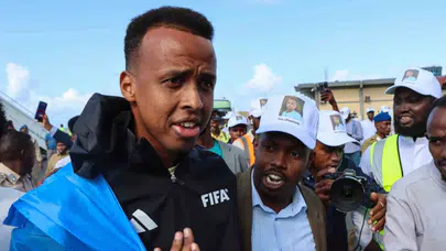 ABD'nin kapılarını kapattığı Somalili hakeme UEFA'dan dev görev: Avrupa'nın zirvesinde düdük çalacak
