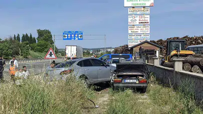 Keşan yolunda zincirleme kaza: Park halindeki araca çarparak durabildi